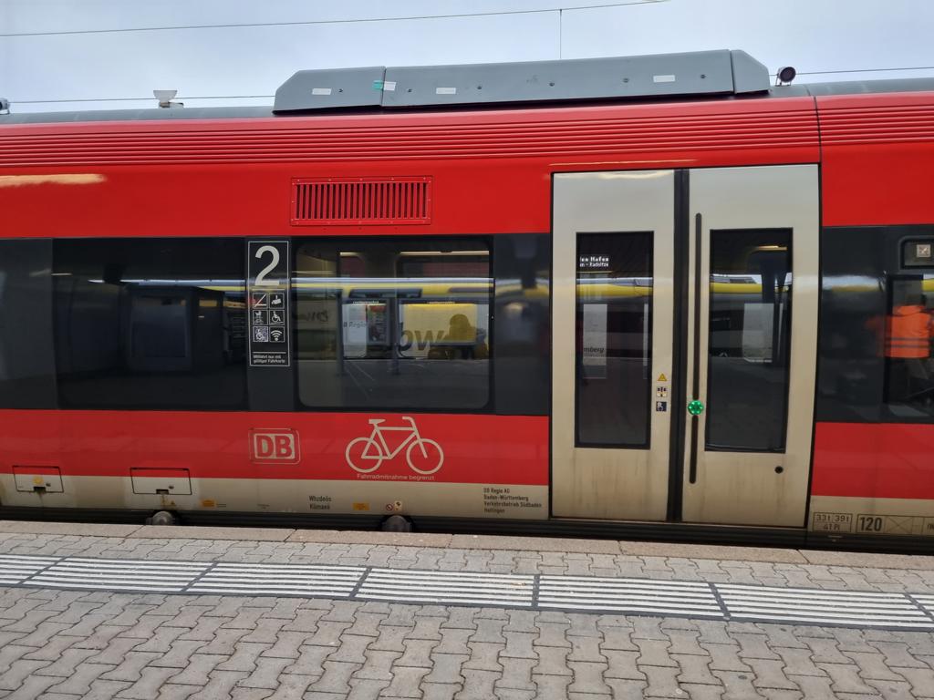 Triebwagen DB Regio mit Fahrradabteil